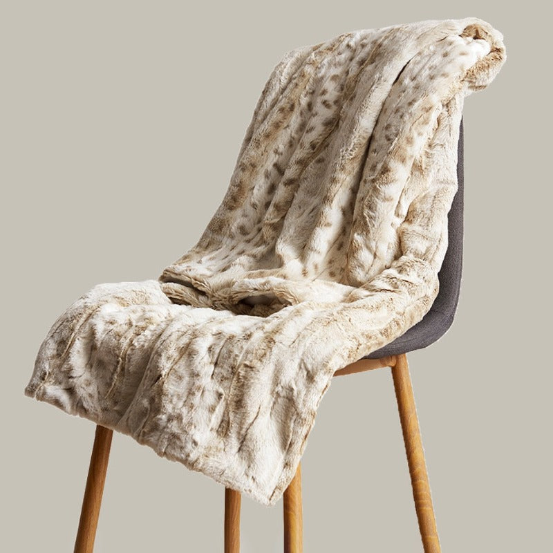 Avelena | SOFT LEO MUSTER DECKE