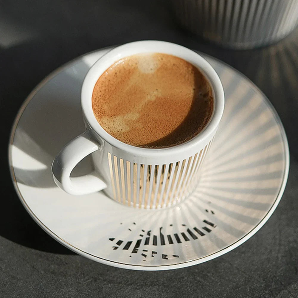 Avelena | Kreative dynamische Spiegelreflexbecher Leopard anamorpher Zebra-Becher Luycho Kaffee Tee Becher Set mit Untersetzer 90ml-225ml