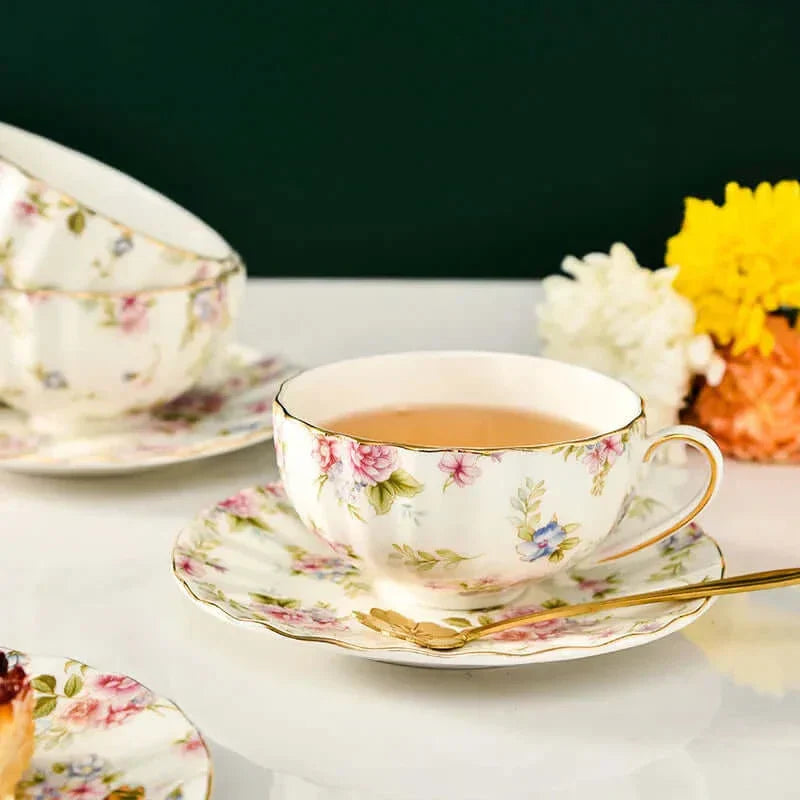 Avelena | Elegante Bone China Porzellan Kaffeetasse - Luxuriöses und einzigartiges Design