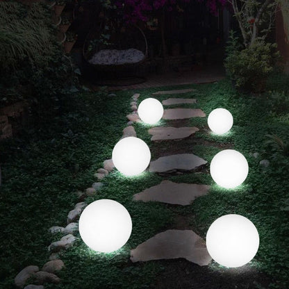 Avelena | Wetterfestes Kugelförmiges LED Gartenlicht mit 16 Farben und Fernbedienung - Perfekt für Garten, Veranda & Party