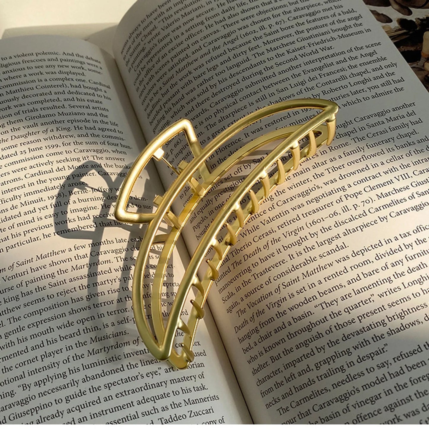 Avelena | Gold Haarspange: Retro Chic