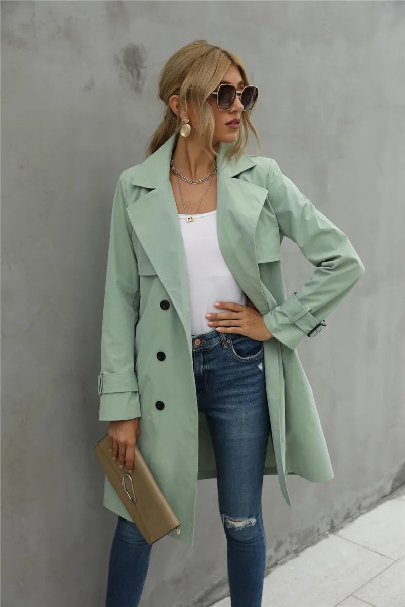 Eleganter bequemer Trenchcoat mit Reverskragen