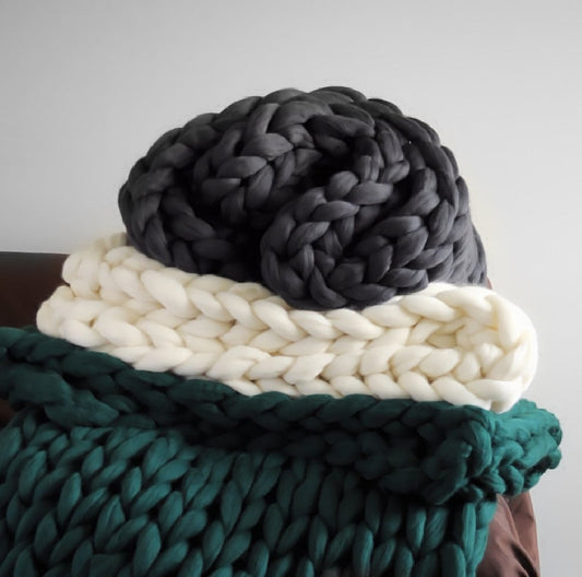 Avelena | Schwere Strickdecke