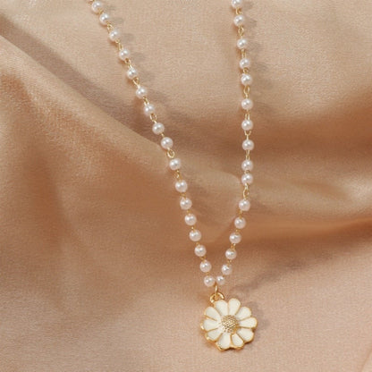 Avelena | Gänseblümchen und Perlen Anhänger Kette für Damen Lara Edition