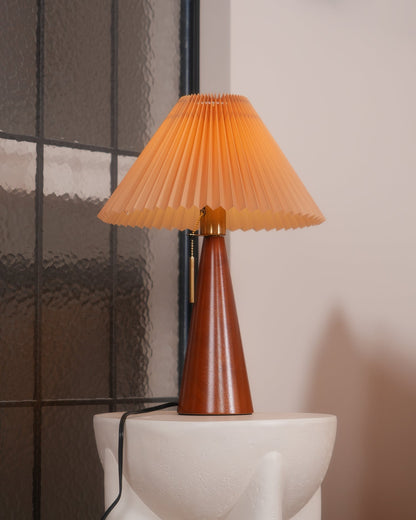 Avelena | AntiqueRadiance – Elegante Holz- und Metalltischlampe