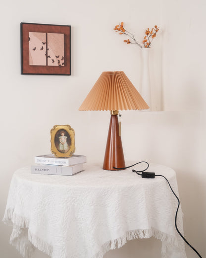 Avelena | AntiqueRadiance – Elegante Holz- und Metalltischlampe