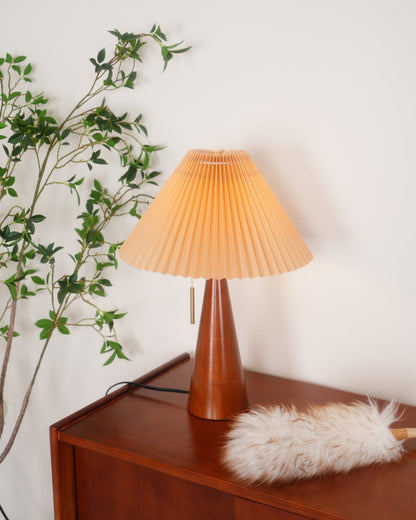 Avelena | AntiqueRadiance – Elegante Holz- und Metalltischlampe