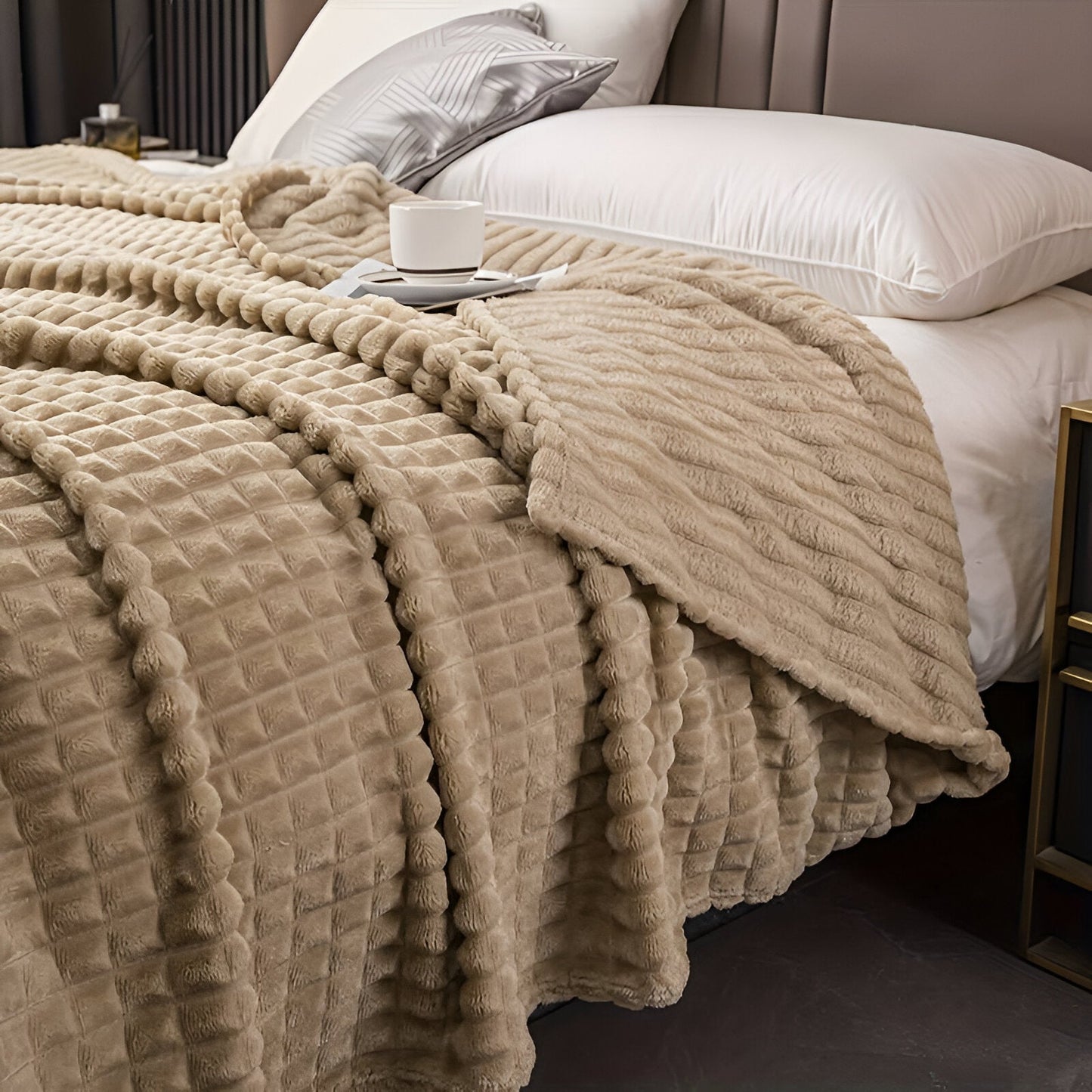 Avelena | EliteWave Plaid - Ultrafluffy strukturierte korallfarbene Fleece-Decke