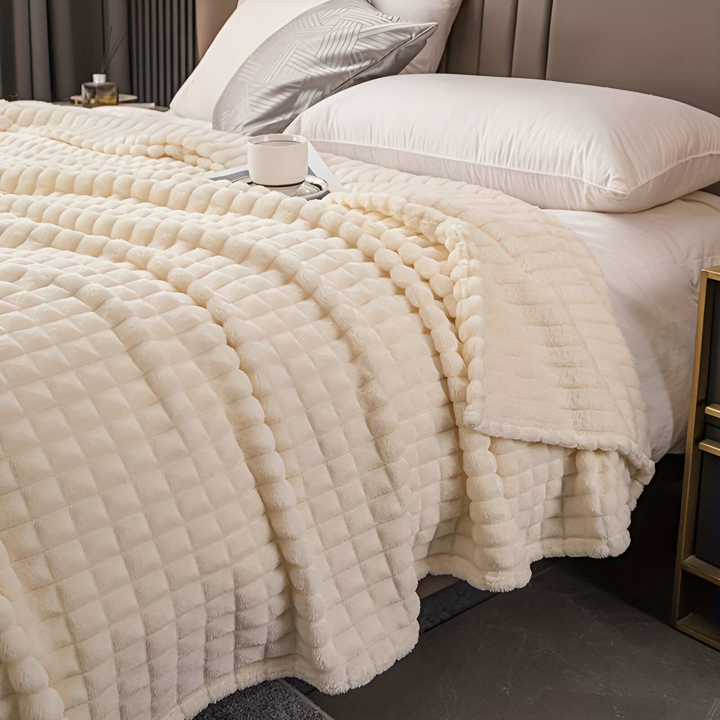 Avelena | EliteWave Plaid - Ultrafluffy strukturierte korallfarbene Fleece-Decke