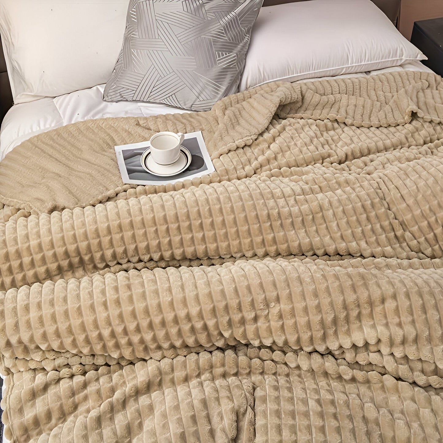 Avelena | EliteWave Plaid - Ultrafluffy strukturierte korallfarbene Fleece-Decke