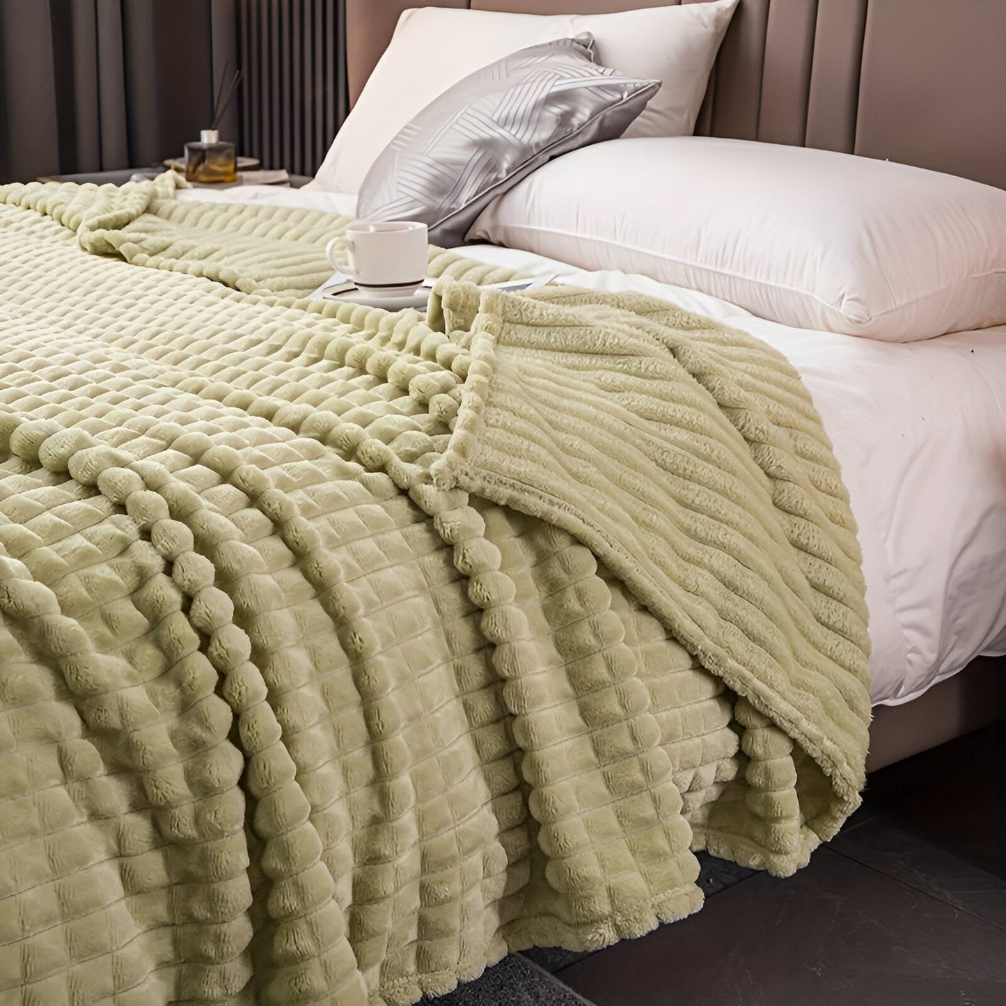 Avelena | EliteWave Plaid - Ultrafluffy strukturierte korallfarbene Fleece-Decke