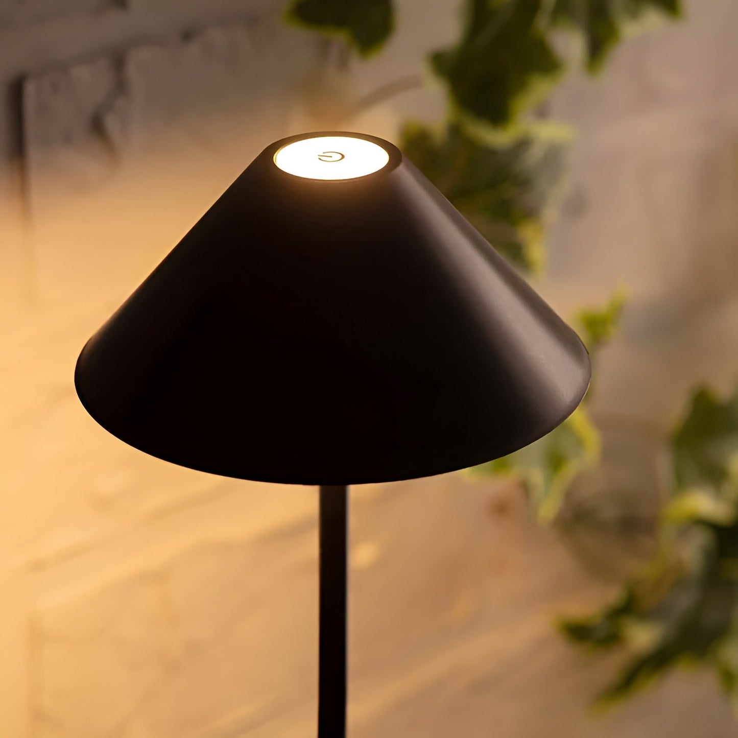 Avelena | LumiLuxe - Dimmbare Nordic Cone LED-Tischleuchte mit Touch Control