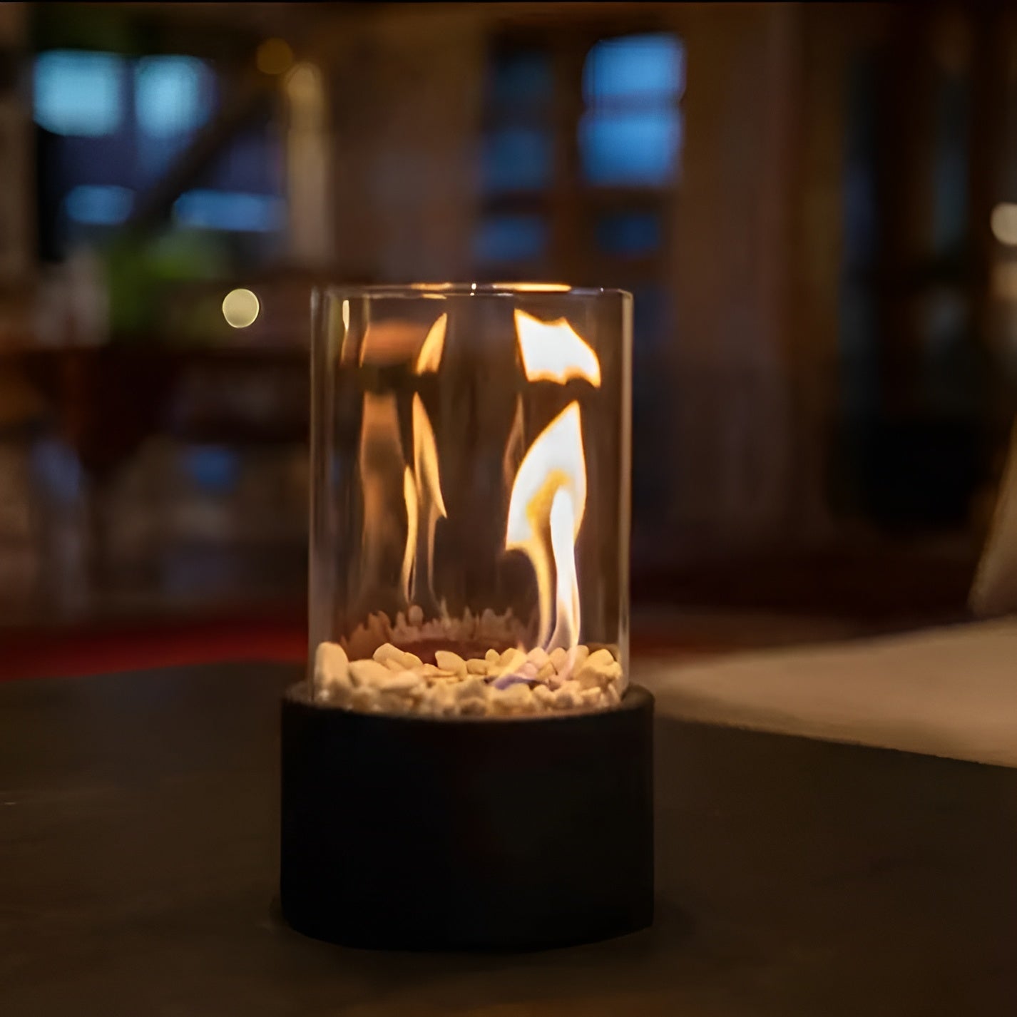 Avelena | Elegante Tischfeuerstelle aus Schwarzem Metall