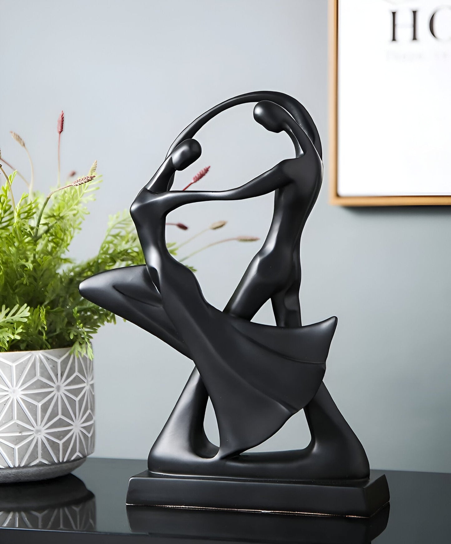 Avelena | SwayDuo | Moderne tanzende Harzskulptur