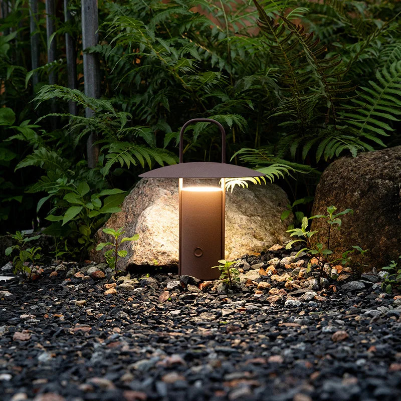 Avelena | TerraBeam Die perfekte Lampe für den Garten! USB wiederaufladbar + 3 Farben & 3-stufig dimmbar