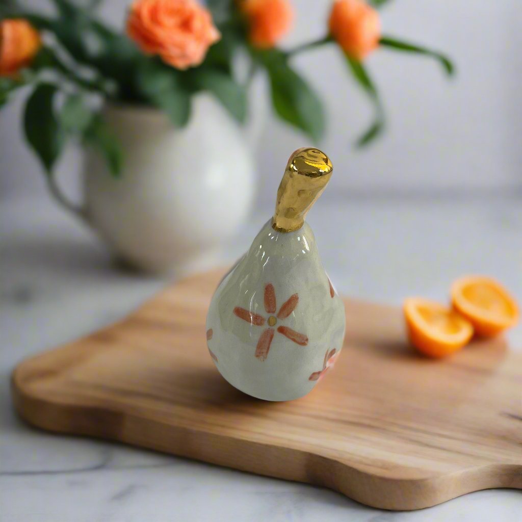 Avelena | Keramische Birne mit goldenem Stiel Orange Blume