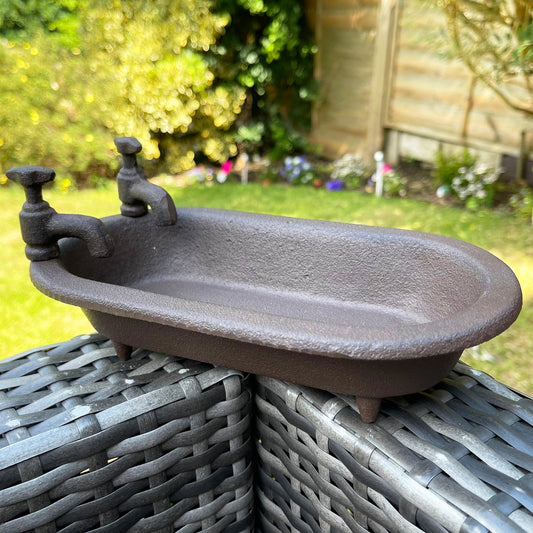 Avelena | Bath Tub Cast Iron Garden Bird Feeder