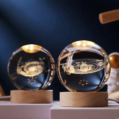 Avelena | AstroGlobe 3D Lampe – Spherical Holz Tischlampe mit warmem LED Licht und Planetendesign