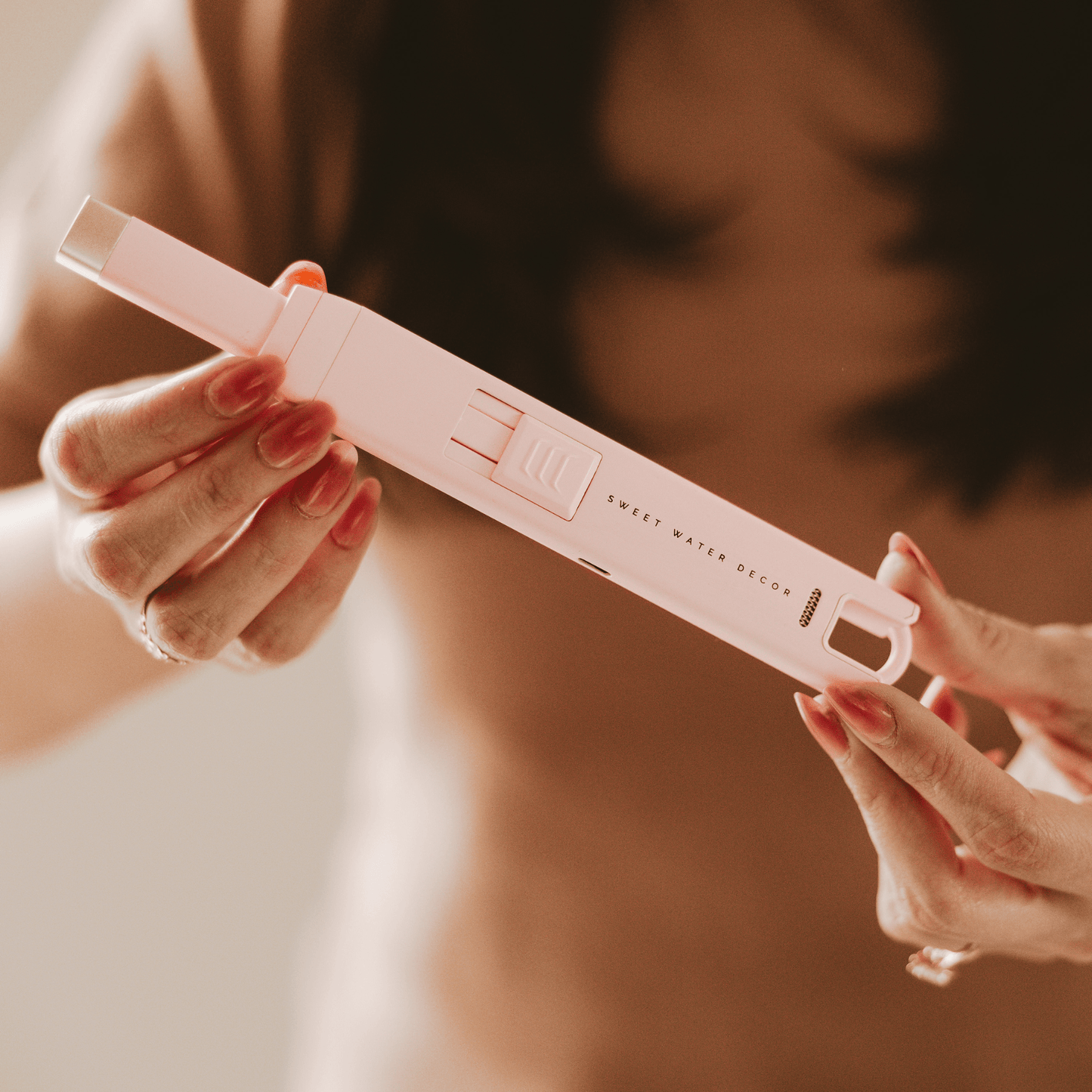 Avelena | Blush Pink Großes Elektrisches Feuerzeug