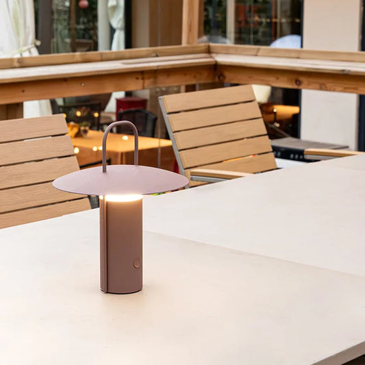 Avelena | TerraBeam Die perfekte Lampe für den Garten! USB wiederaufladbar + 3 Farben & 3-stufig dimmbar