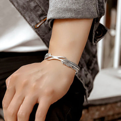 Avelena | Verstellbares Armband mit Bezaubernden Silbernen Federn