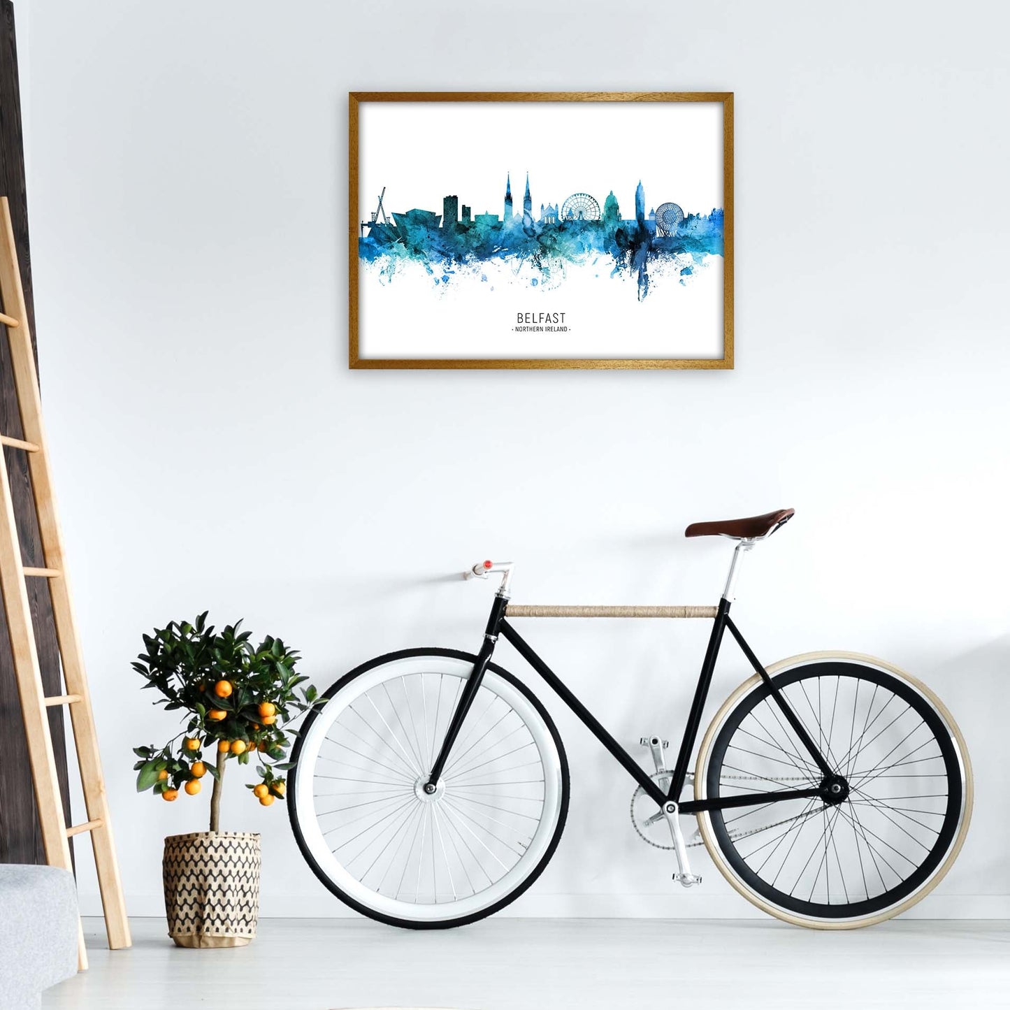 Avelena | Belfast Nordirland Skyline Blau ByName von Michael Tompsett