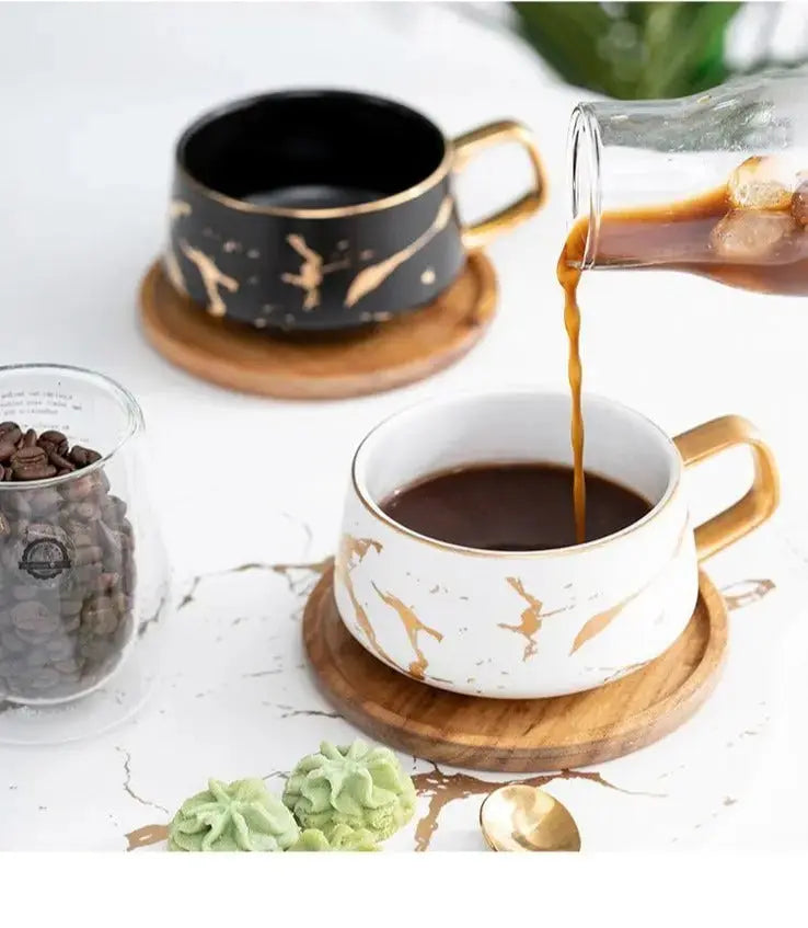Avelena | Marmormuster Kaffeetasse mit Goldverzierung