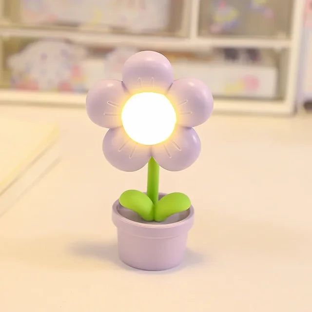 Avelena | BloomAura – Elegante kleine Tischlampe mit Blumendesign für sanfte Beleuchtung