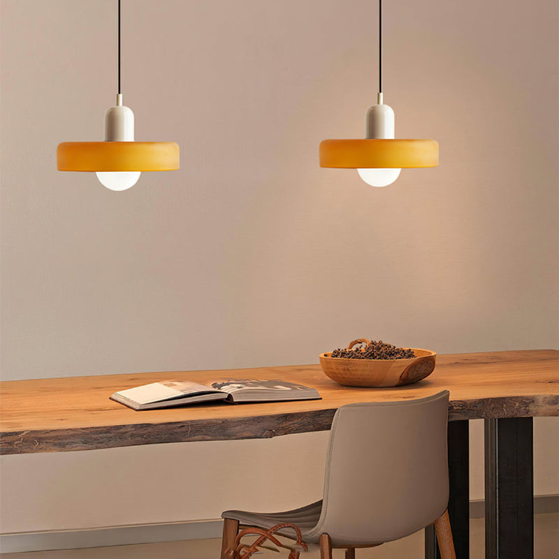 Avelena |  Pendelleuchte aus farbigem Glas | Elegante Hängeleuchte im Bauhaus-Stil | Designlampe für Wohnzimmer & Esszimmer