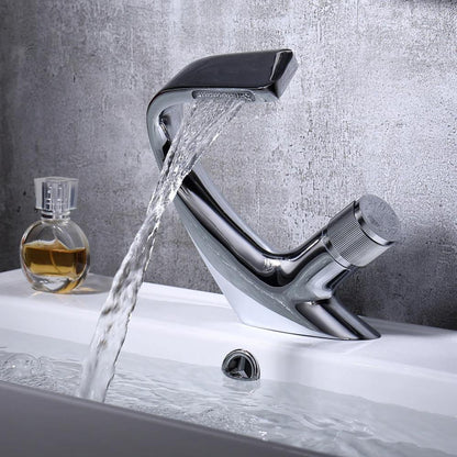 Avelena | AQUACASCADE Waschbeckenarmatur – Moderner Wasserfall Badezimmermischer aus massivem Messing