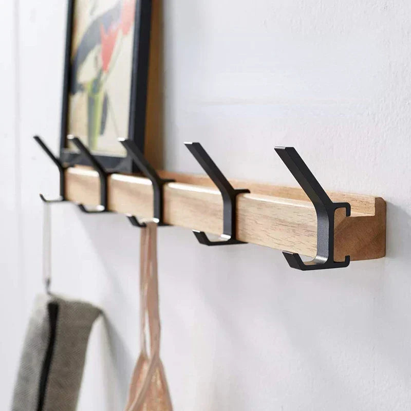 Avelena | Wandgarderobe mit beweglichen Haken – Skandinavisches Design aus Holz Metall