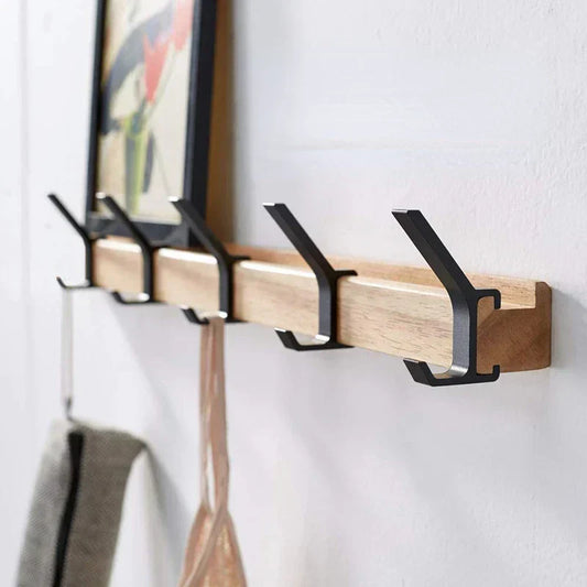 Avelena | Wandgarderobe mit beweglichen Haken – Skandinavisches Design aus Holz Metall