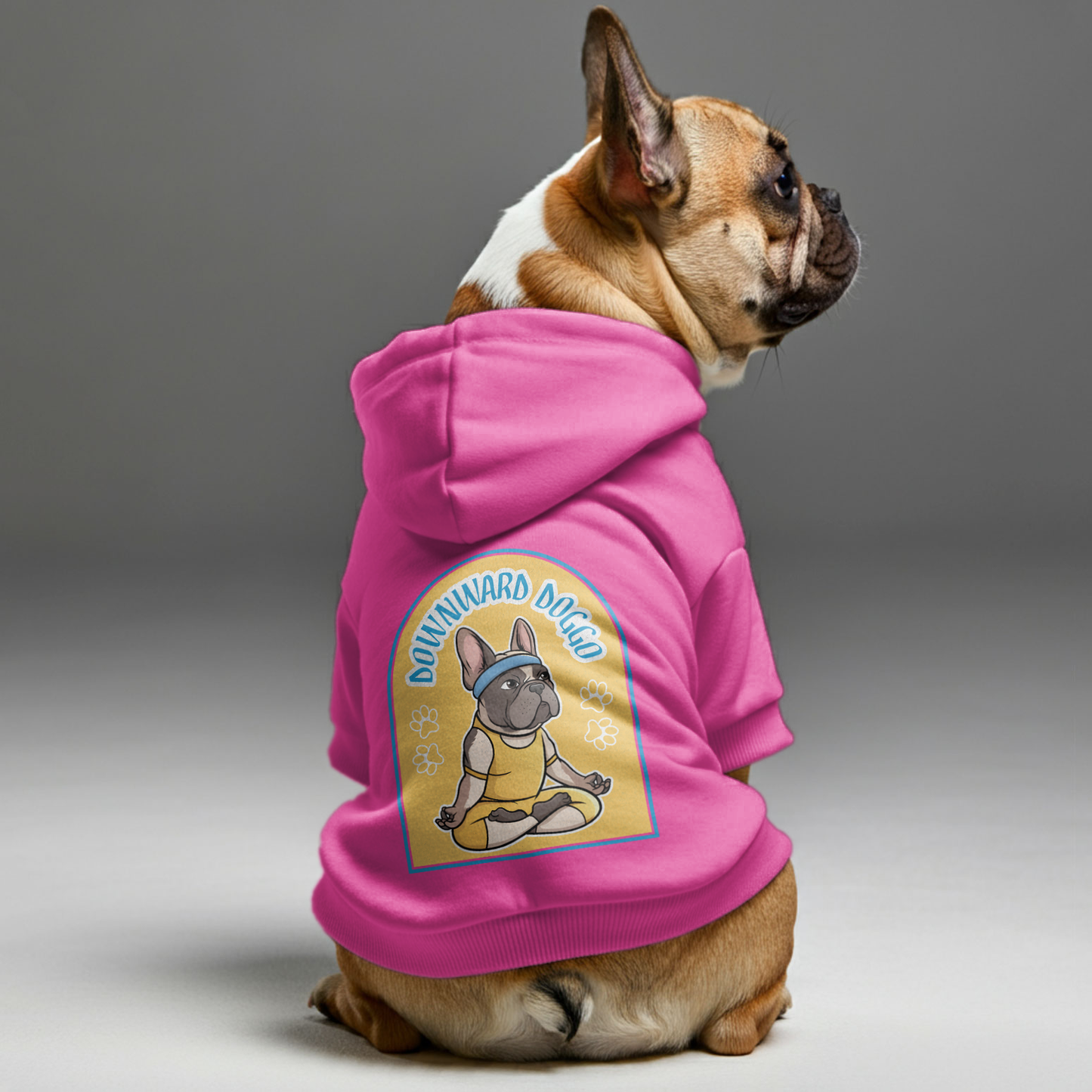 Avelena | Downward Doggo Personalisierte Französische Bulldogge Hoodies Mit Lustigen Sprüchen – Stylisch, Gemütlich Und Premium 100% Baumwolle