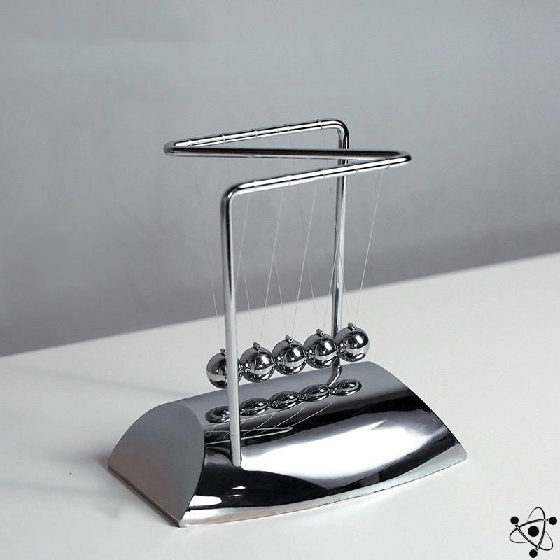 Avelena | Newton's Pendel Form Z