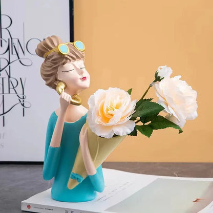 Avelena | FloralFinesse - Mädchen Vase Dekor
