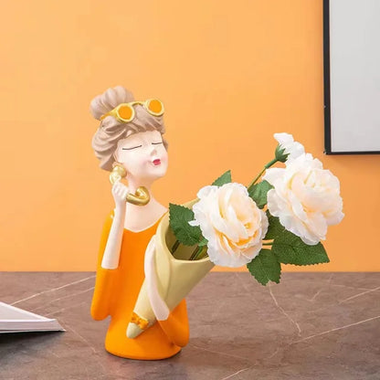 Avelena | FloralFinesse - Mädchen Vase Dekor