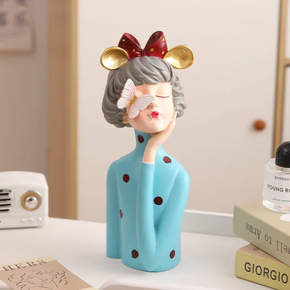 Avelena | FloralFinesse - Mädchen Vase Dekor