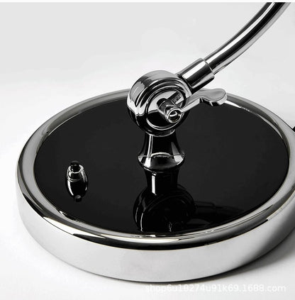 Avelena | Bauhaus KI Klassische Tischlampe Replik