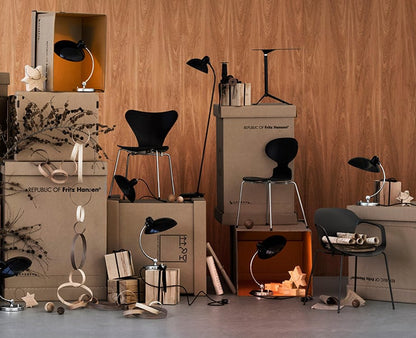 Avelena | Bauhaus KI Klassische Tischlampe Replik