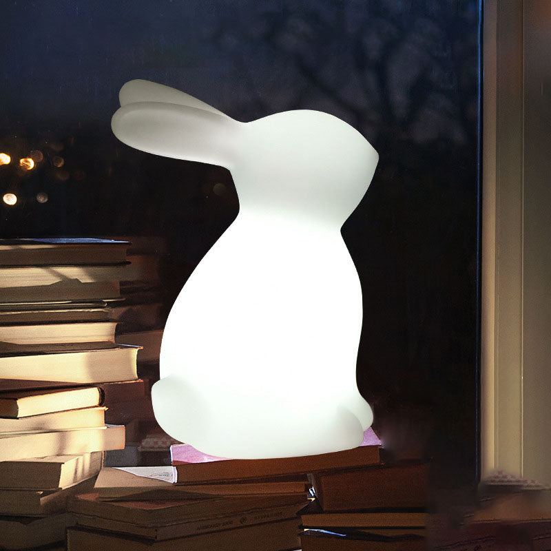 Avelena | Zeitgenössische kreative Rabbit PE LED Tischlampe für das Schlafzimmer