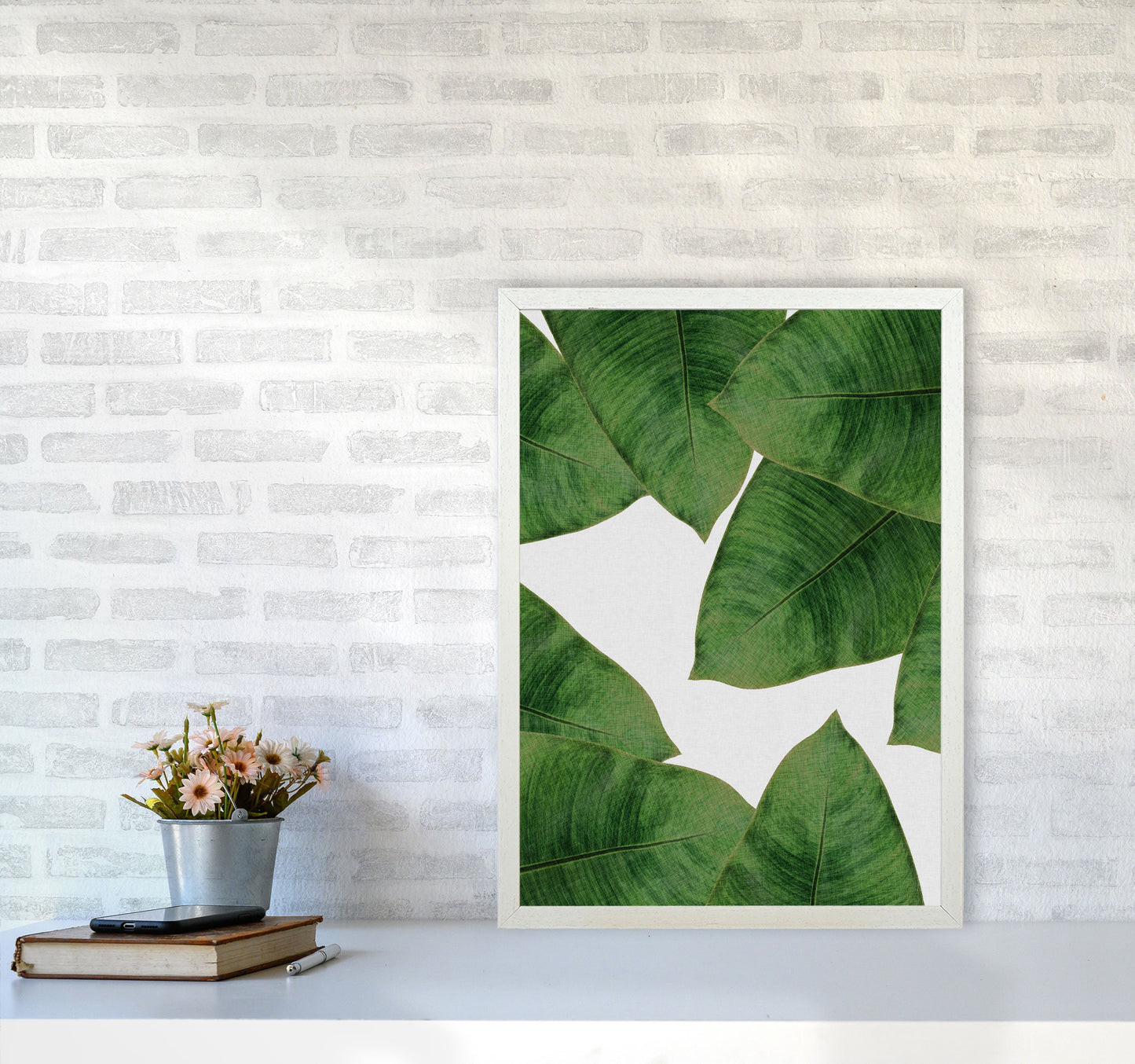 Avelena | Banana Leaf II Print von Orara Studio, gerahmter botanischer und Naturkunstdruck