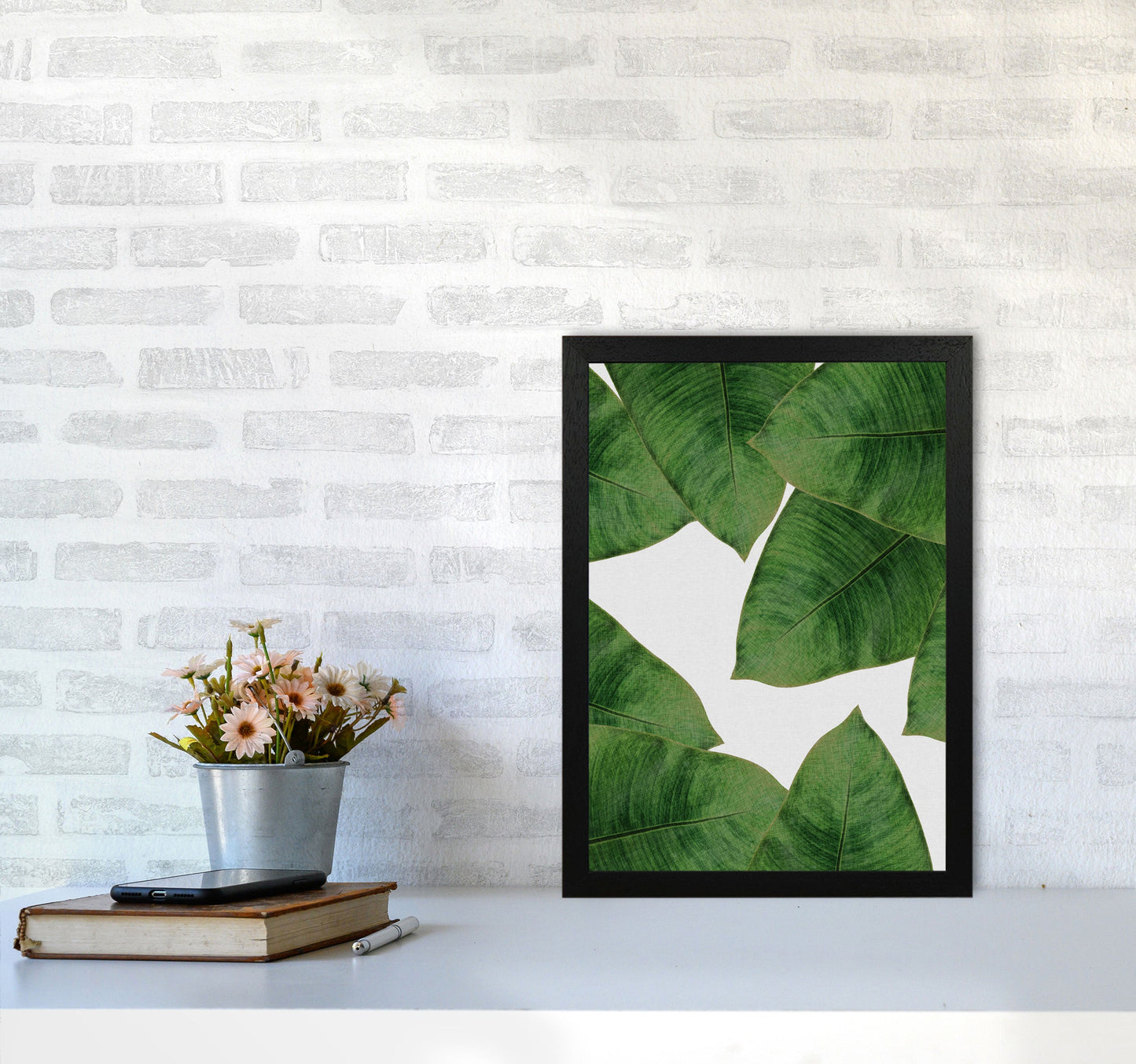 Avelena | Banana Leaf II Print von Orara Studio, gerahmter botanischer und Naturkunstdruck