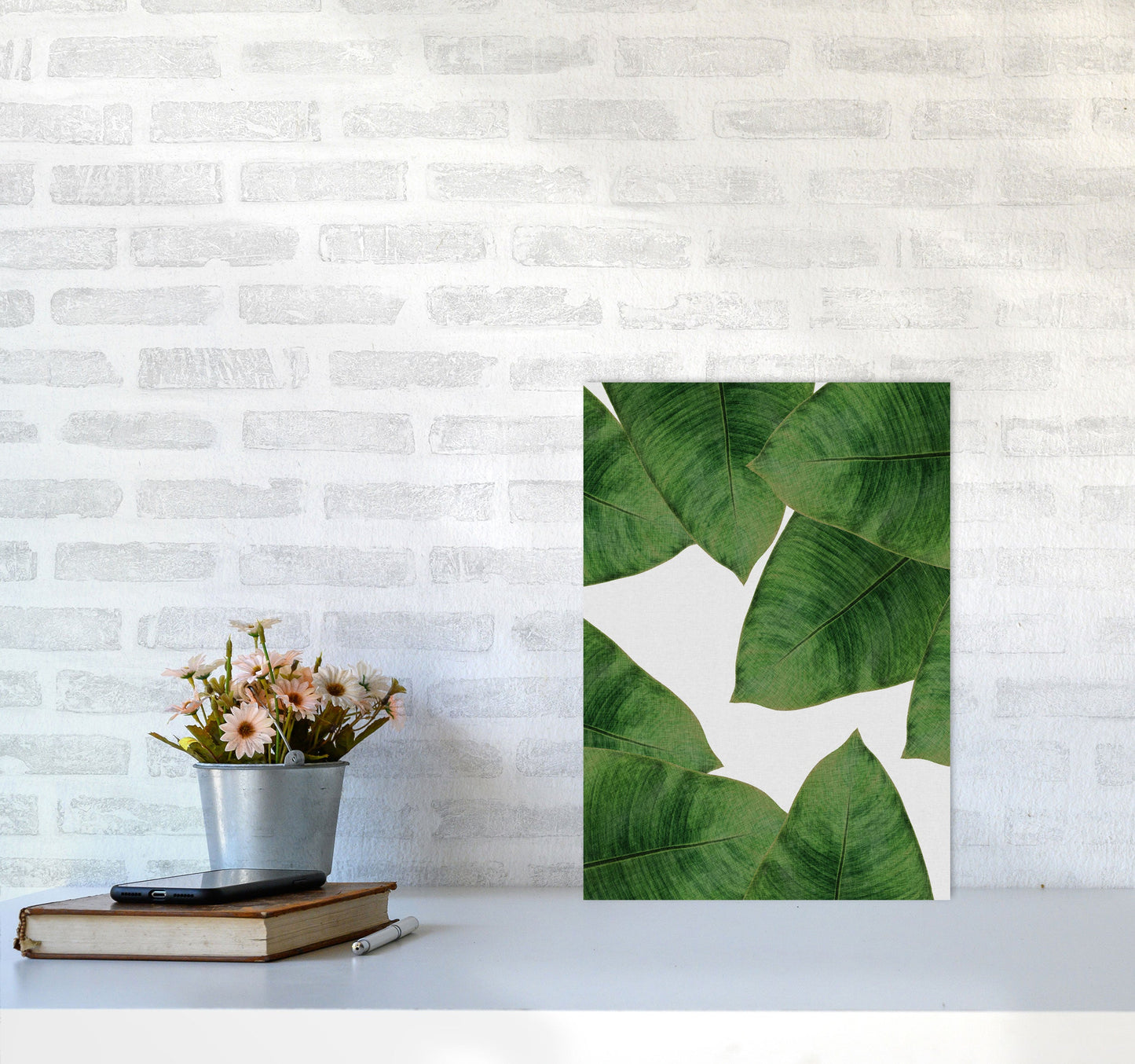 Avelena | Banana Leaf II Print von Orara Studio, gerahmter botanischer und Naturkunstdruck