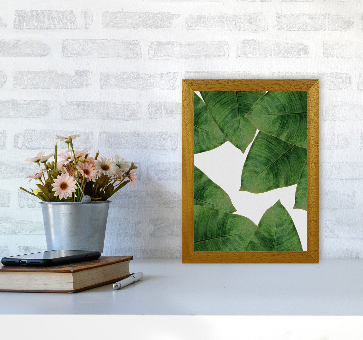 Avelena | Banana Leaf II Print von Orara Studio, gerahmter botanischer und Naturkunstdruck