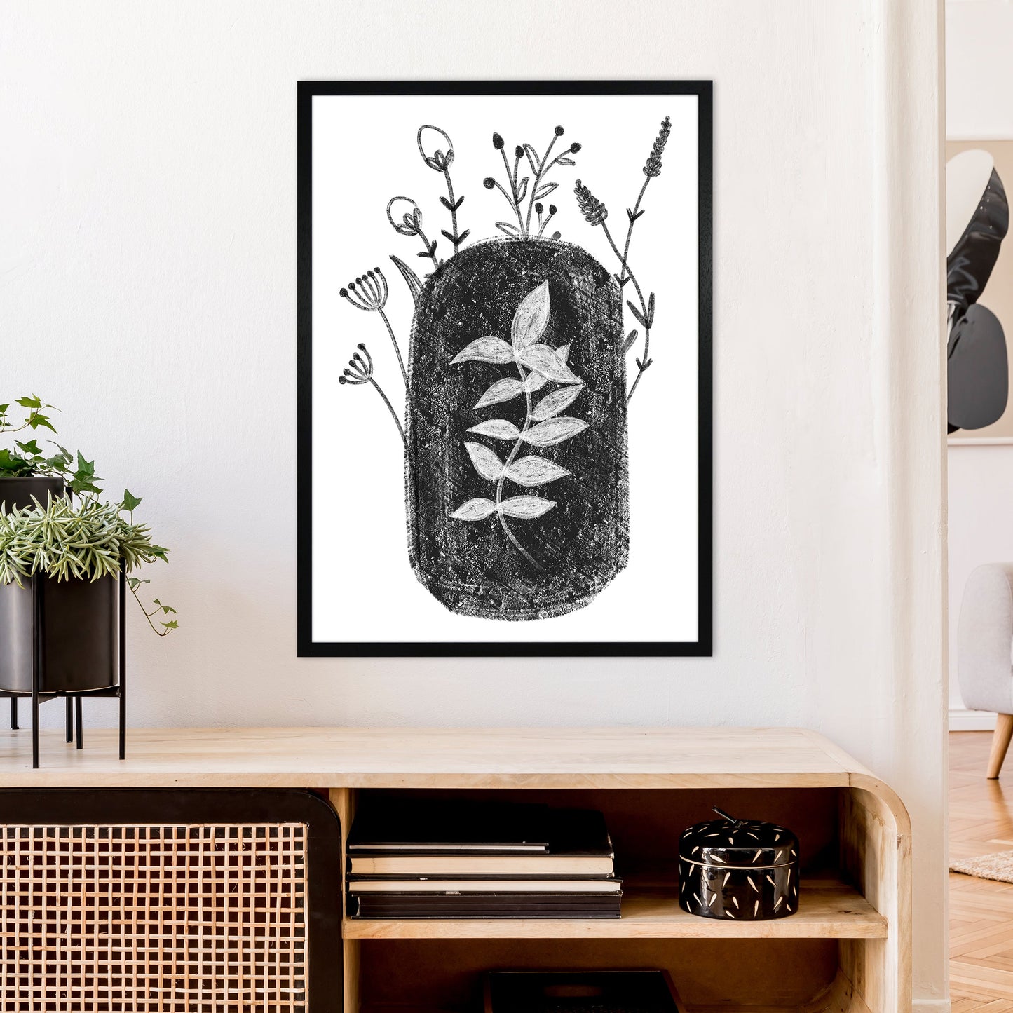 Avelena | Dalia Kreide Schwarz Floral Kunstdruck Von Pixy Paper