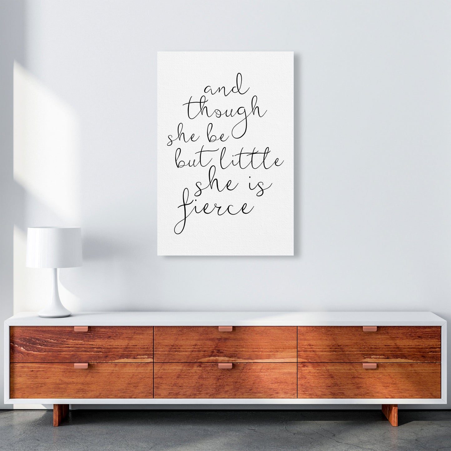 Avelena | Und auch wenn sie nur klein ist, ist sie wild Schwarze Typografie Wandkunst Druck