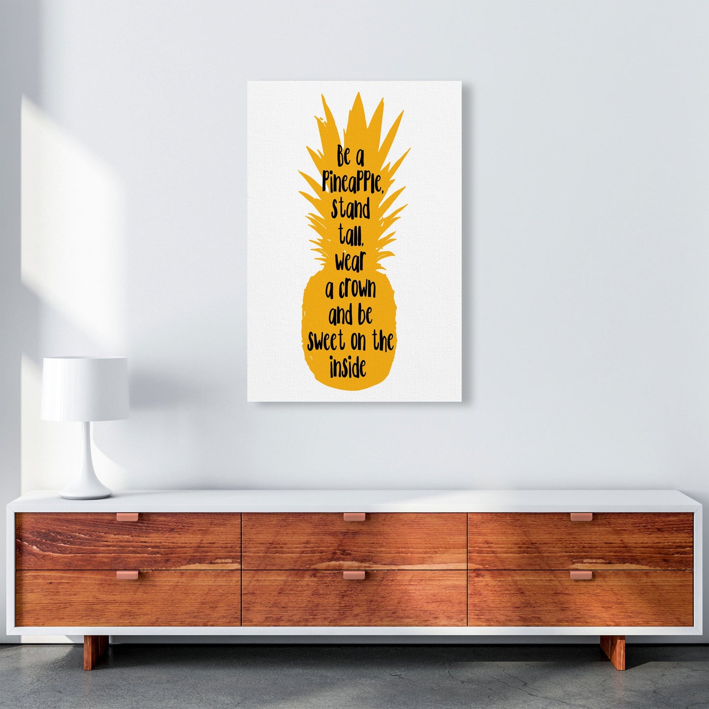 Avelena | Sei eine Ananas Gelber Rahmen Typografie Wandkunst Druck