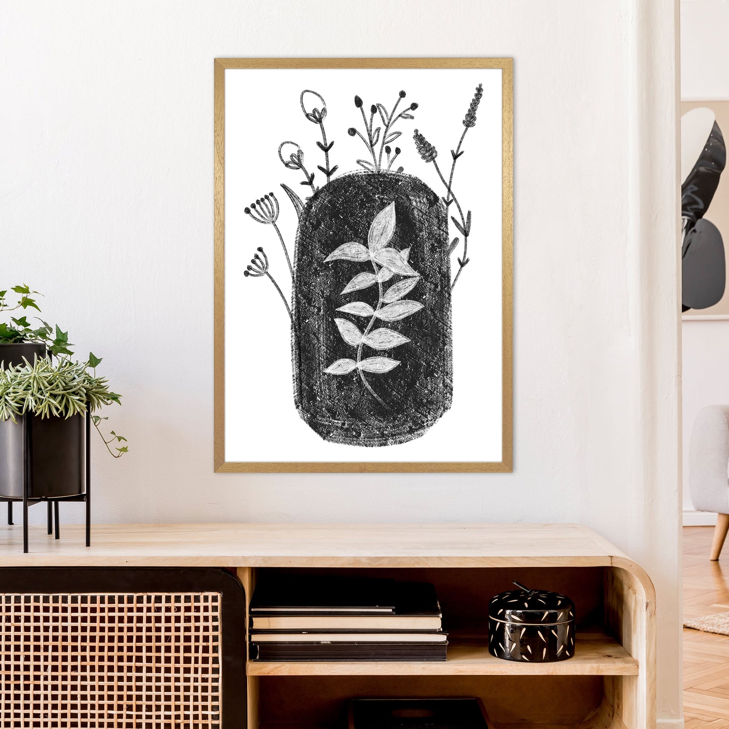 Avelena | Dalia Kreide Schwarz Floral Kunstdruck Von Pixy Paper