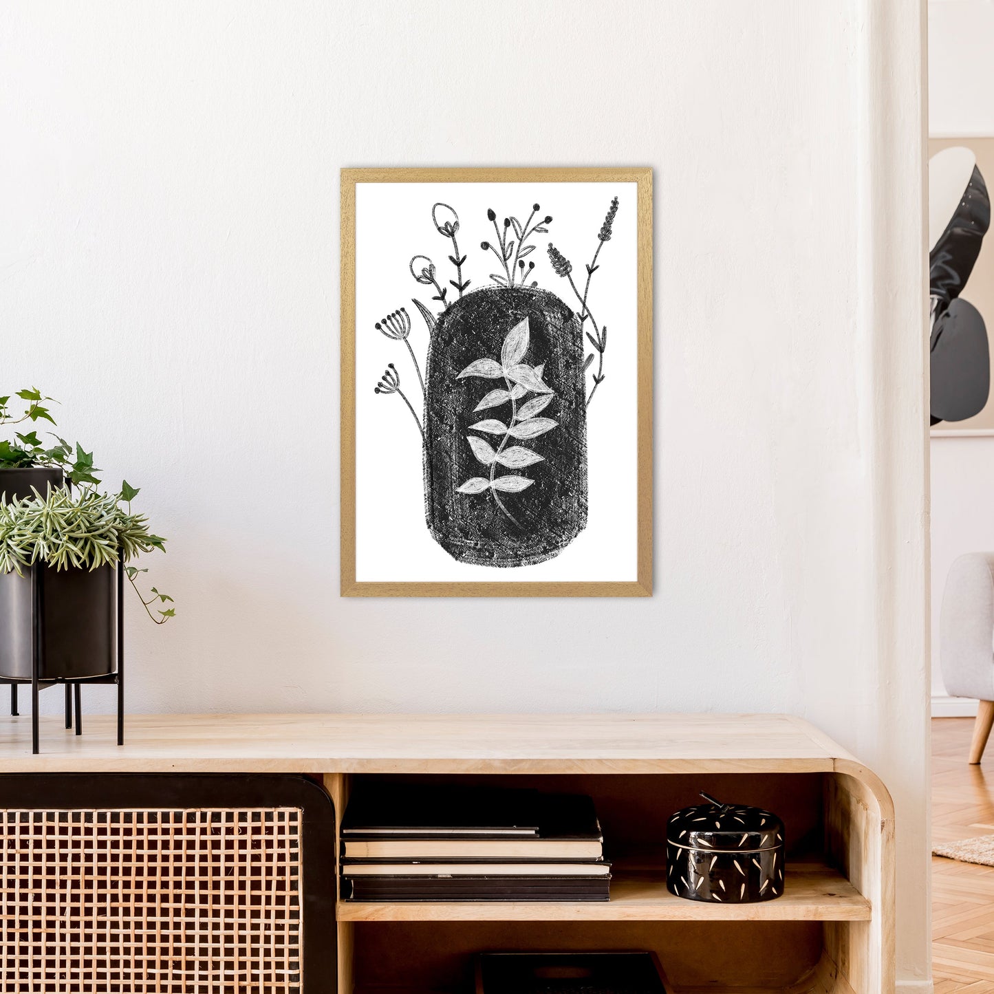 Avelena | Dalia Kreide Schwarz Floral Kunstdruck Von Pixy Paper