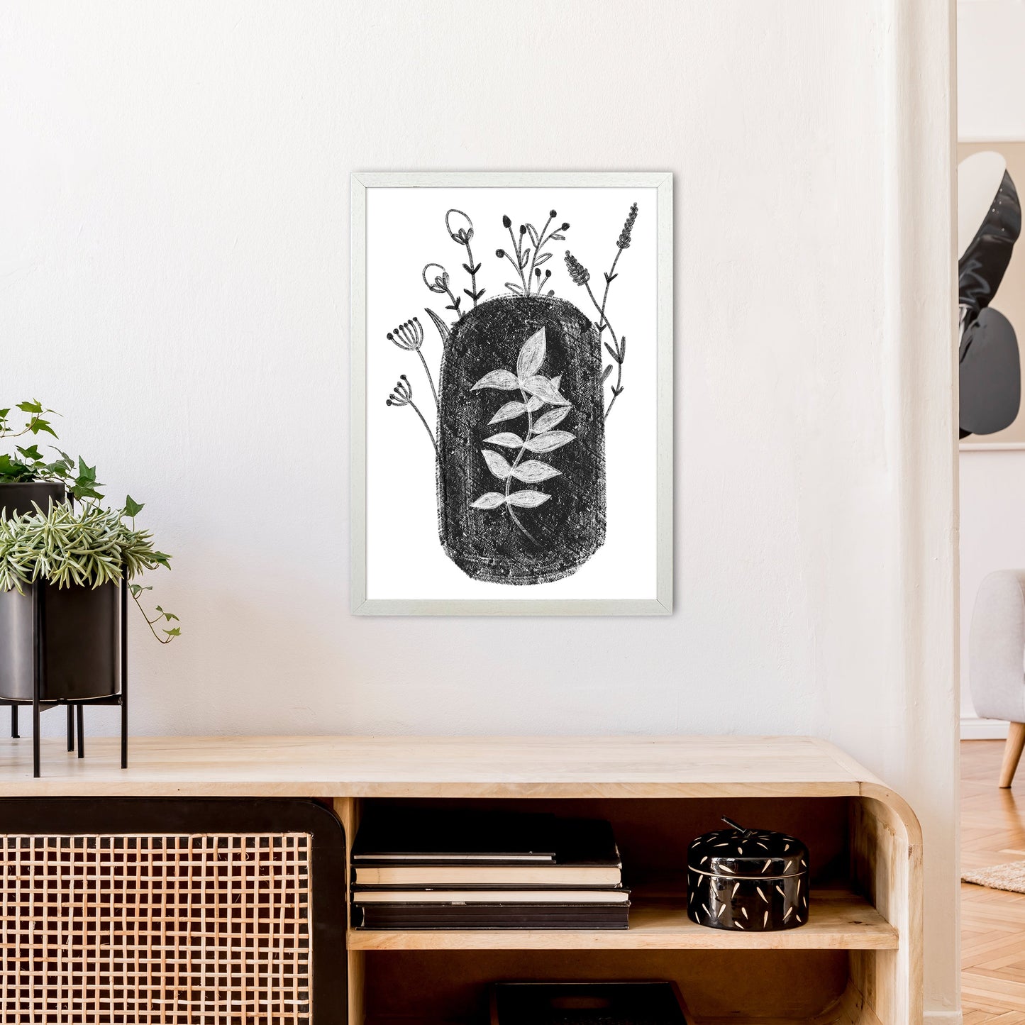 Avelena | Dalia Kreide Schwarz Floral Kunstdruck Von Pixy Paper